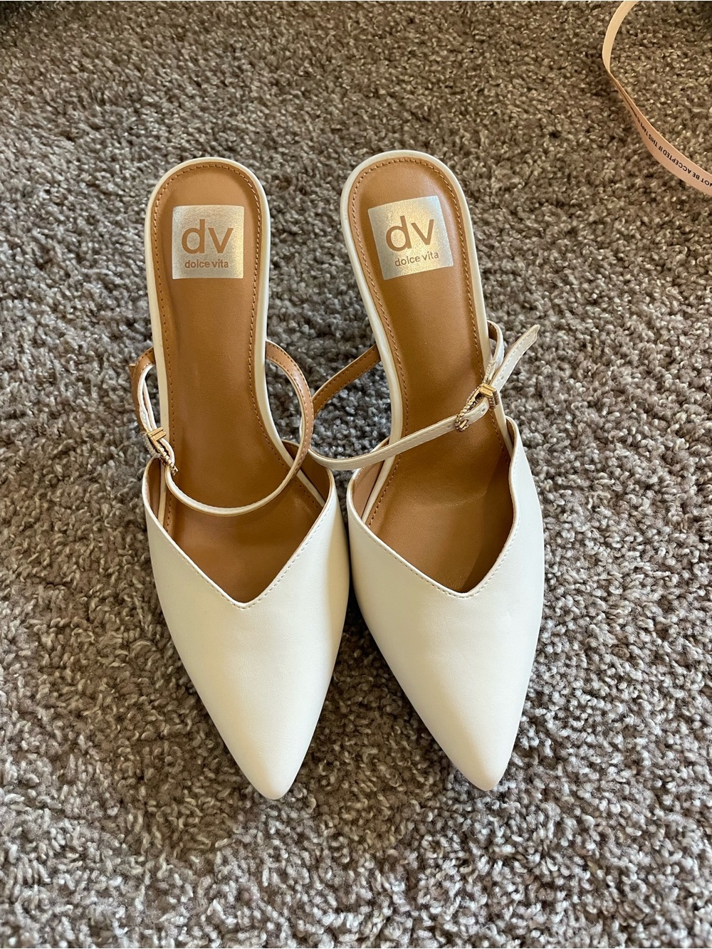 Dolce Vita Women's Cream Pointed-Toe Slingback Mules